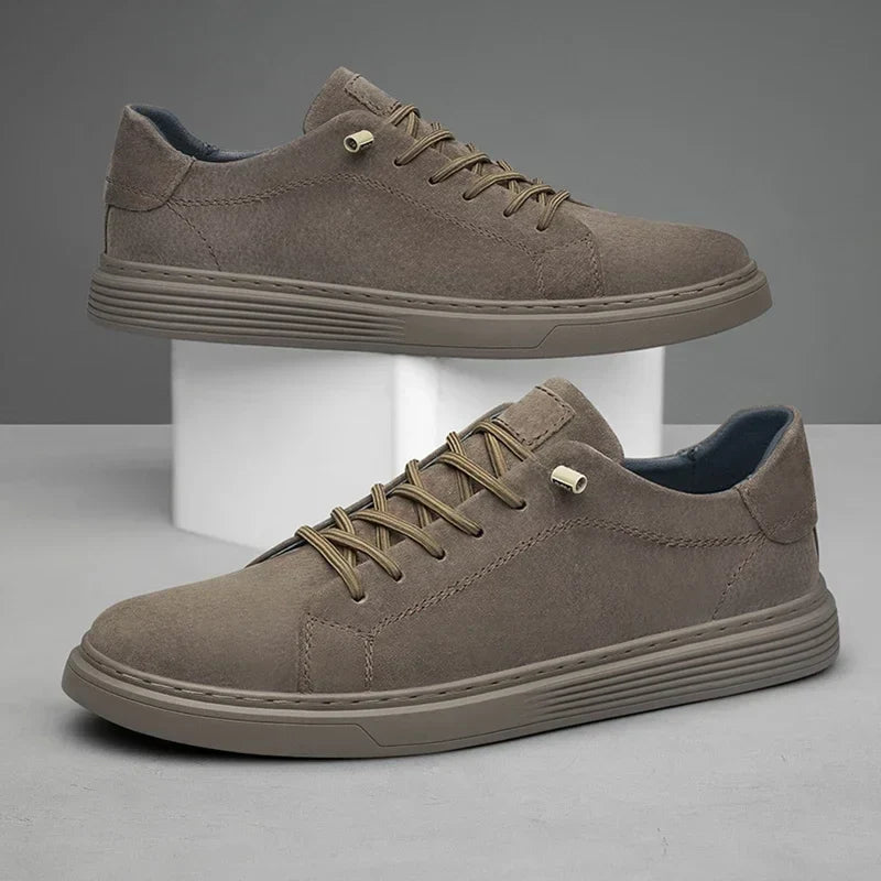 Logan Suede Low-Top Sneakers Versantz
